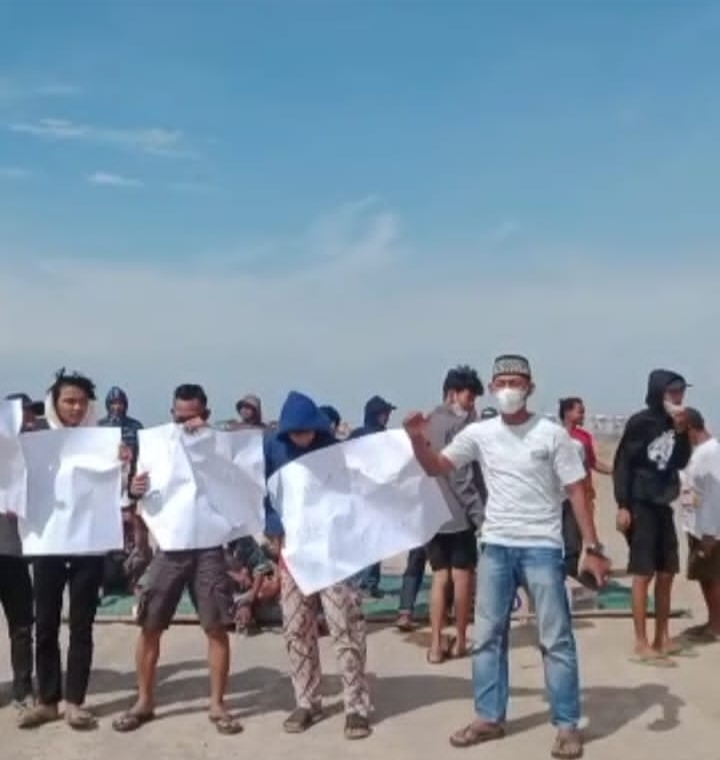 Nelayan KUB demo PT Gandasari