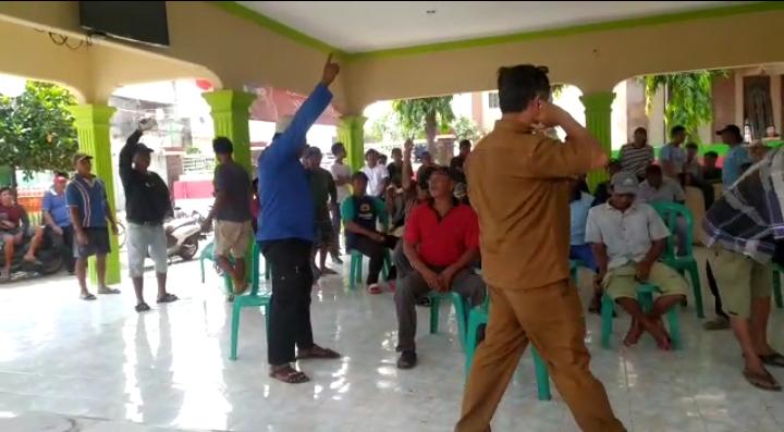 Demi Kelancaran Proyek, Kades Mundu Pesisir Dan Adiknya Diduga Kerahkan Massa Untuk Menakut-nakuti Pihak Lembaga Kontrol Sosial