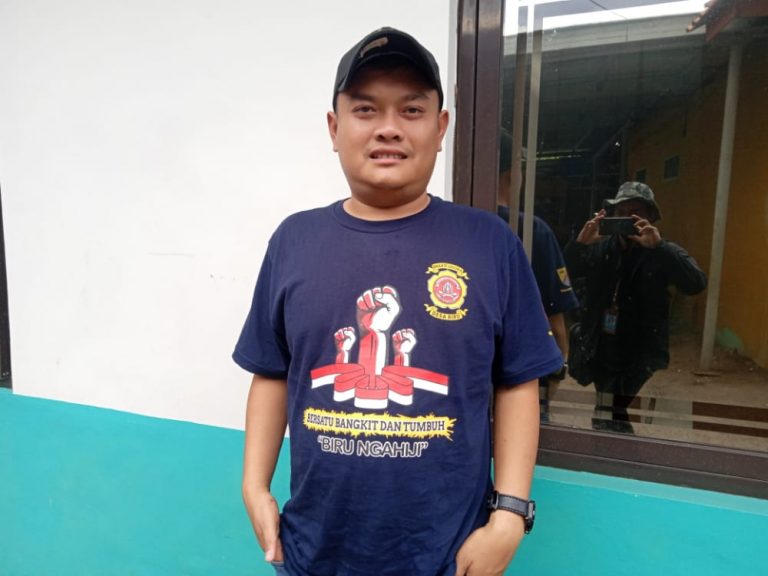 Pemdes Biru Peringati Hari Sumpah Pemuda Dengan Berbagi Pada Anak Yatim