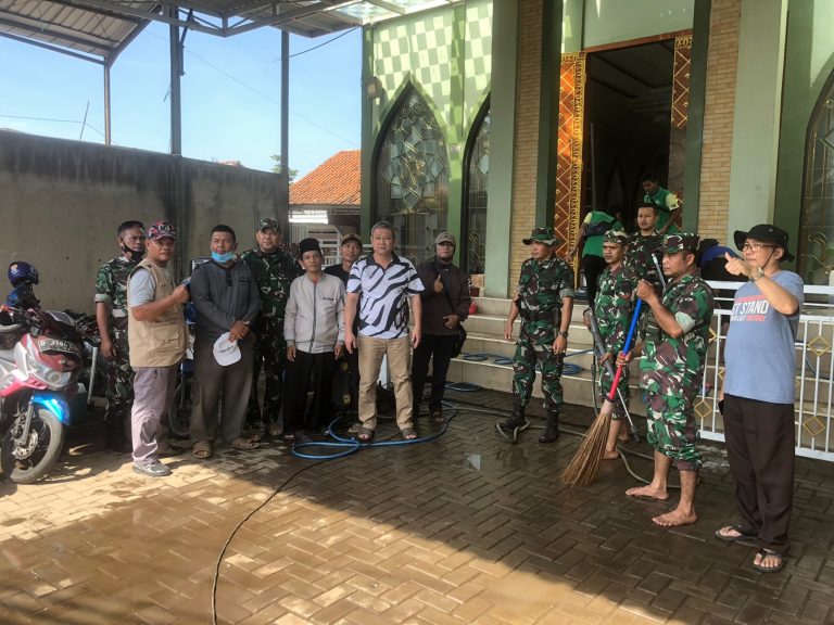 Menyambut HUT Kodim 0624 kabupaten Bandung Yang Ke 3 Tahun Baksos Pengobatan Gratis dan Bakti Kerja BBM
