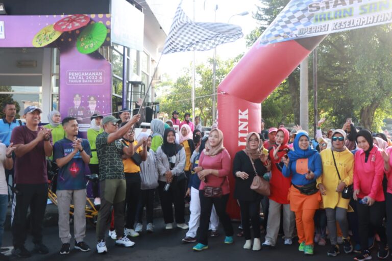 Antusias Warga Kota Tasikmalaya, Meriahkan Jalan Santai Dalam Rangka Operasi Keselamatan Lodaya 2023