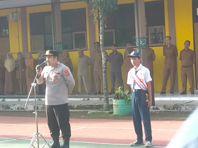 Kaniit Binmas Polsek Tamansari, Berikan Pembinaan dan Penyuluhan Kamtibmas di SMPN 21 Kota Tasikmalaya