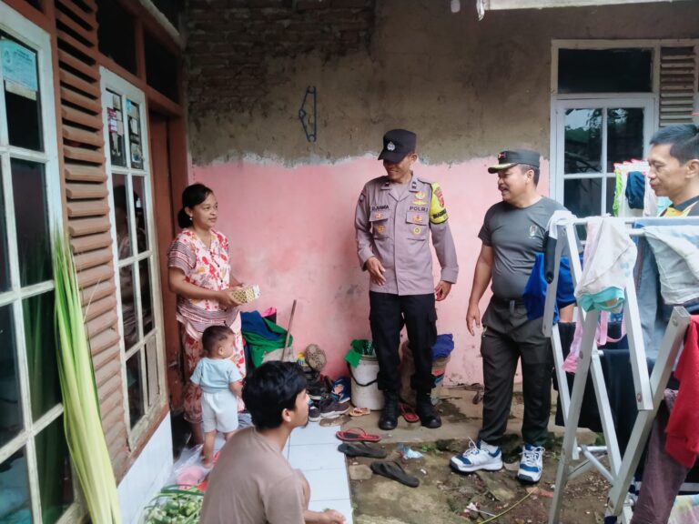 TNI-Polri di Kecamatan Kawalu, Olah Raga Bersama Sambil Bagikan Makanan Tambahan Untuk Anak Stunting