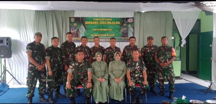 Pisah Sambut Danramil 2404/Majalaya Kapten inf Supriyadi kepada Kapten Inf Ujang Mulyana.   