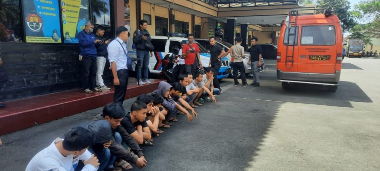 Polres Tasikmalaya Kota Bergerak Cepat Amankan 12 Remaja, Diduga Pelaku Pelemparan Batu Yang Tewaskan Seorang Pemuda