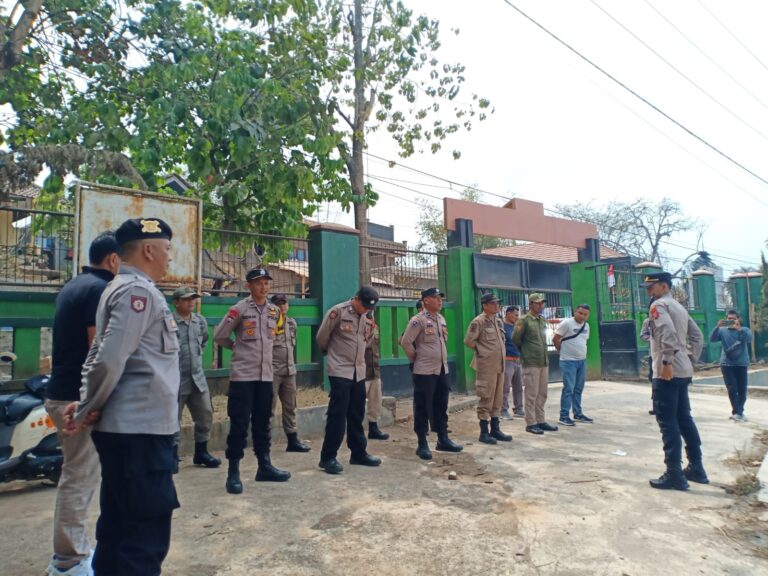 Kapolsek Ibun Pimpin Apel Pengamanan Penetapan dan Pengundian Nomor Urut Calon Kades