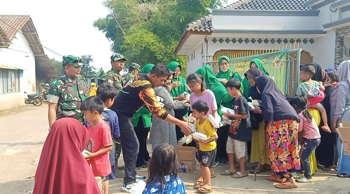 Jumat Berkah Koramil 2404 / Majalaya Kodim 0624 Kabupaten Bandung Tetap Jalin Sinergitas TNI Bersama Rakyat.