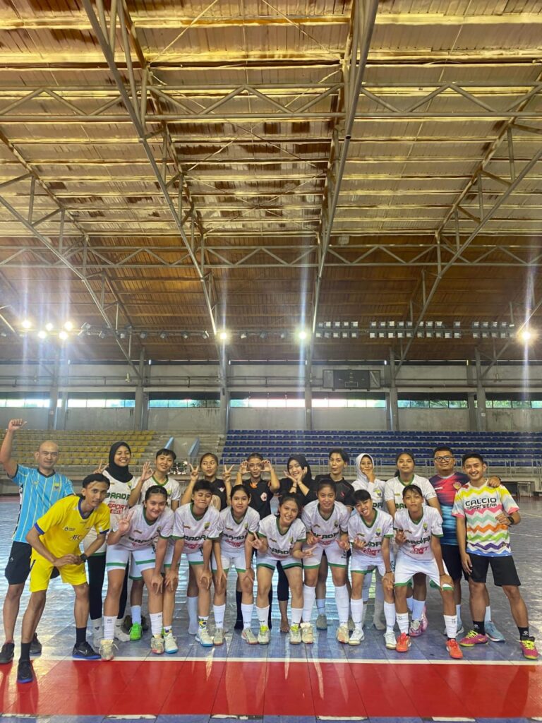 Tim Putsal Putri Kontingen Kab. Sumedang Melakukan Pertandingan Debut Awal Dengan Sempurna