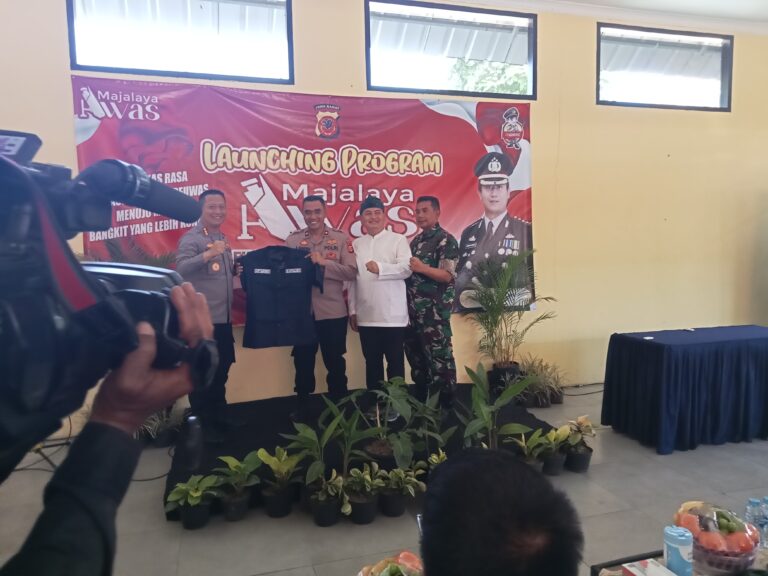 Polsek Majalaya Polresta Bandung Lounching Dalam Program Majalaya AWAS” Pemasangan CCTV.