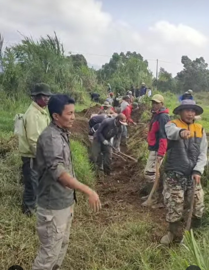 Peresmian Jalan Lintas Wetan Tarumajaya ( JALIWENTAR ) Kecamatan Kertasari Kabupaten Bandung Pasca Gempa Bumi.