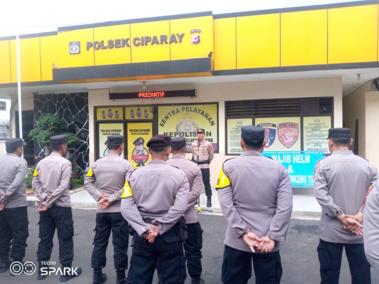 Polsek Ciparay Polresta Bandung Cek Kesiapan Personel Pengamanan TPS Pilkada Serentak 2024