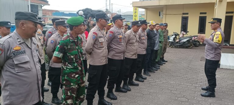 Kapolresta Bandung Melalui Kapolsek Pameungpeuk Tingkatkan Patroli Malam Dalam Menjelang Pergantian Tahun Baru 2025