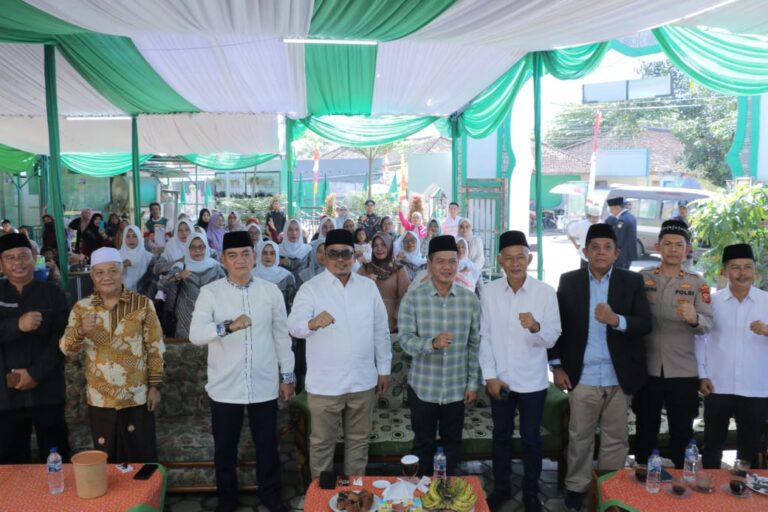 Laksanakan Khitanan Massal 33 Anak: Kang DS Ucapkan Terima Kasih Kepada Pihak Yayasan Ponpes Al Hidayah Sutam