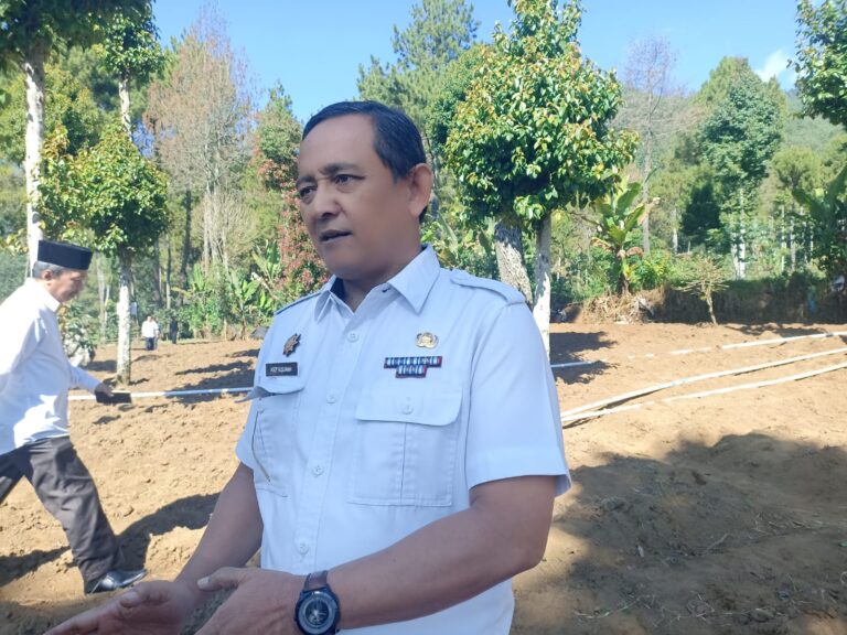 Perbaiki Hulu Citarum, Pemkab Bandung Wajibkan ASN Tanam Pohon di Situ Cisanti
