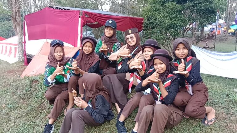 Kwartir Ranting Rancaekek Laksanakan Jambore Dengan Tema “Kemah Bertiga ” di Bumi Perkemahan Kiara Payung Jatinangor Sumedang