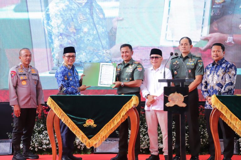 Hari Pahlawan, Putra Soreang Letjend Iwan Resmikan Monumen Jenderal Soedirman di Soreang