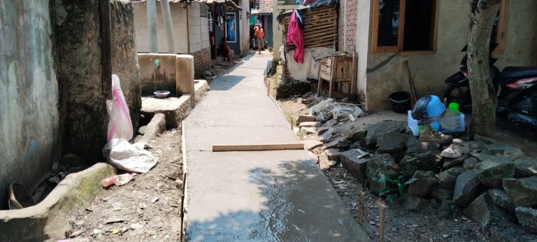 Pemdes Padamukti Wujudkan Pembangunan Jalan Gang dari Banprov Jabar TA 2025