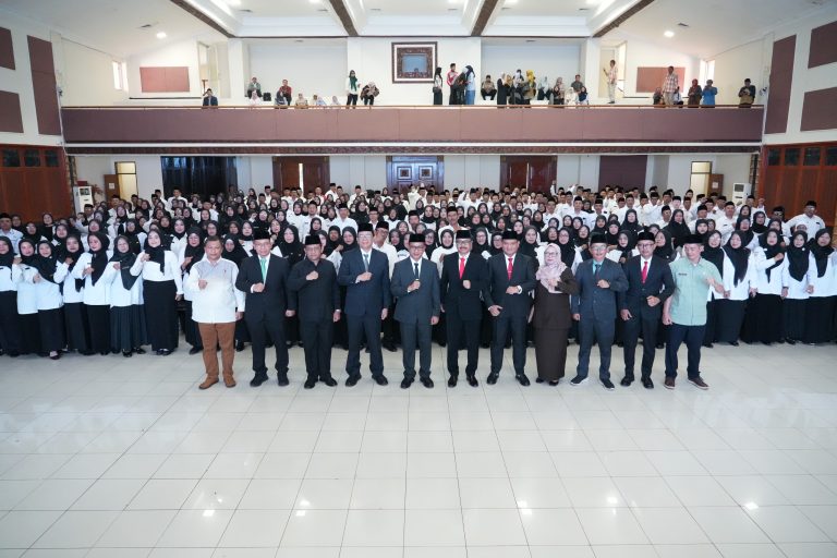 Kang DS Tegaskan Disiplin dan Integritas Kepala Sekolah Lewat Pelantikan 309 Kepala Sekolah Se-Kabupaten Bandun